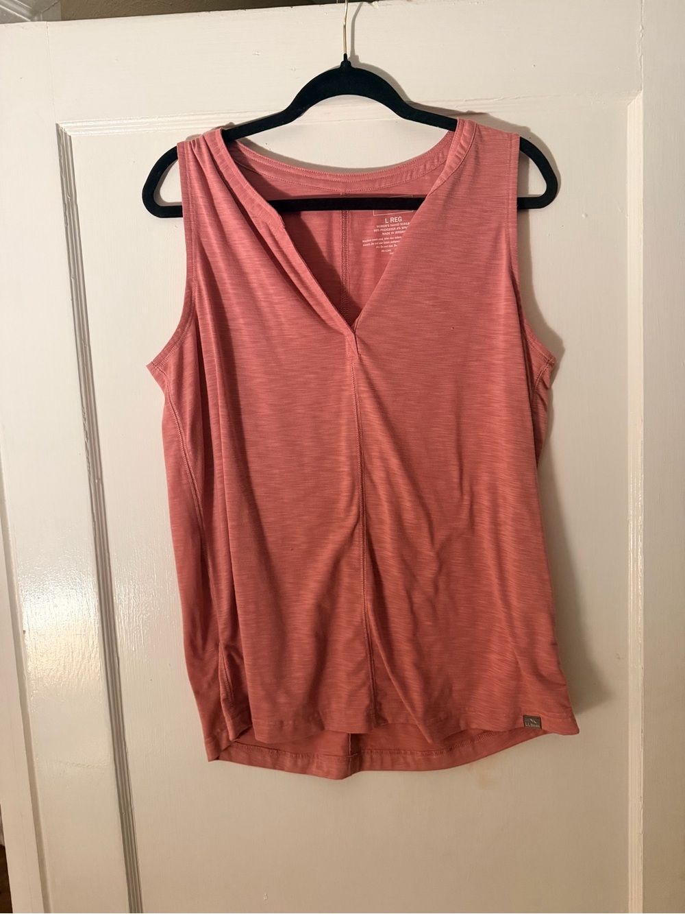 L.L.Bean women’s sleeveless performance tank top in dusty rose 🌸
